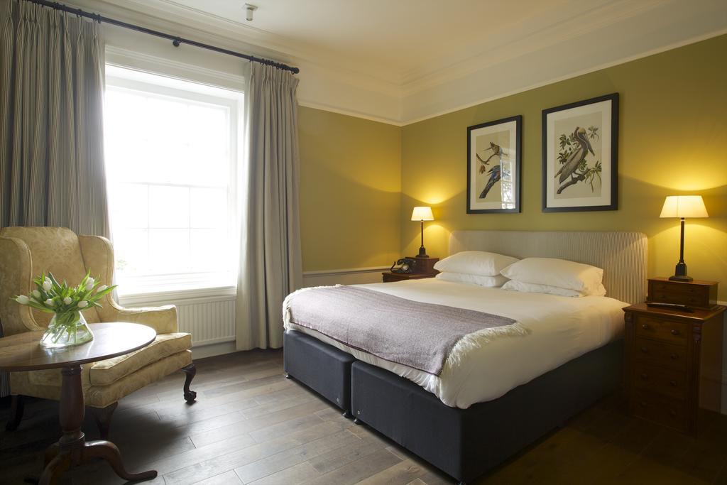 The Manor At Sway - Hotel, Restaurant And Gardens Экстерьер фото