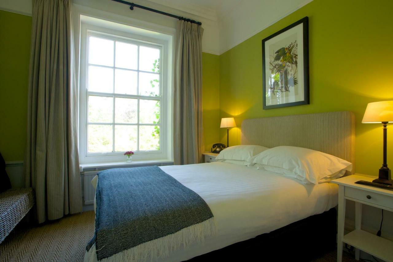 The Manor At Sway - Hotel, Restaurant And Gardens Экстерьер фото
